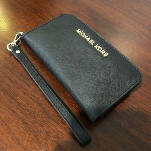 Michael Kors Tech / Wristlet / Wallet